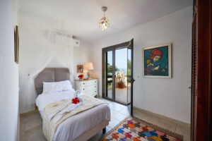 Mediterrane Villa mit Meerblick und Ferienlizenz