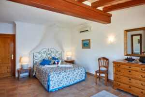 Mediterrane Villa mit Meerblick und Ferienlizenz