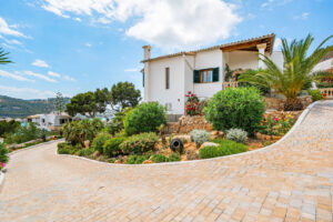 Idyllic villa with harbor view