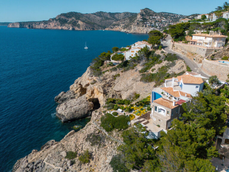 Villa mit traumhaftem Blick in 1. Meereslinie