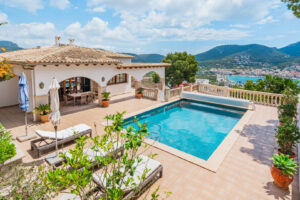 Idyllic villa with harbor view