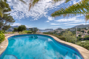 Mediterrane Villa mit traumhaftem Meer- und Hafenblick