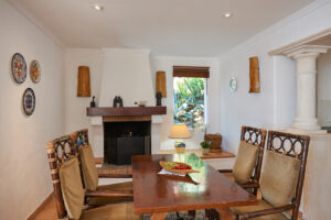 Mediterrane Villa mit Meerblick und Ferienlizenz