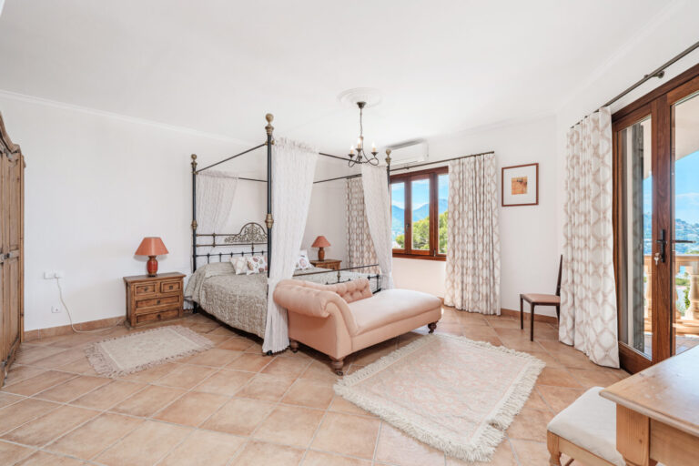 Idyllic villa with harbor view-HDR_HIGH