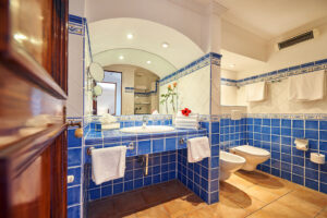 Mediterrane Villa mit Meerblick und Ferienlizenz