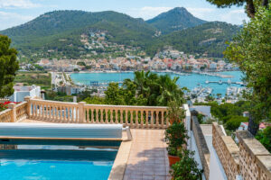 Idyllic villa with harbor view