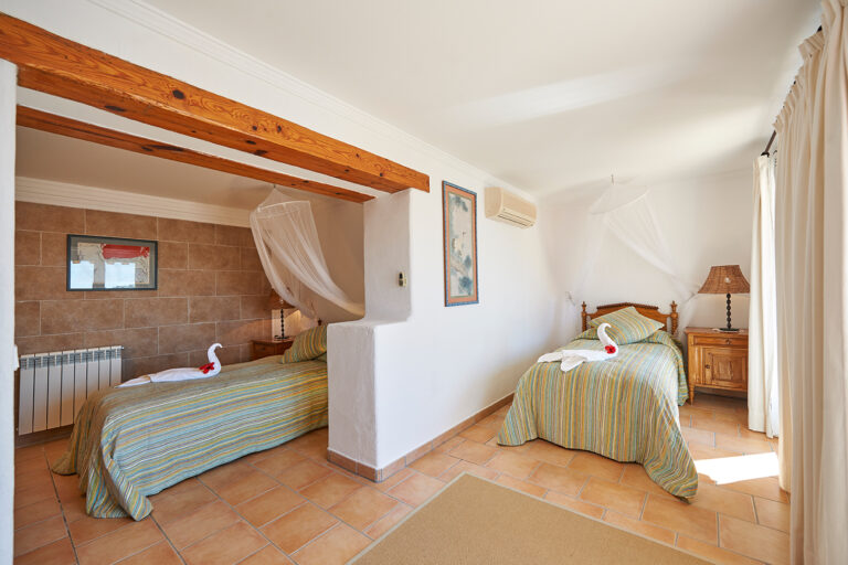 Mediterrane Villa mit Meerblick und Ferienlizenz