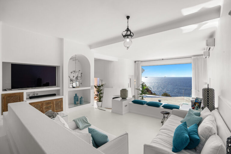 Villa mit traumhaftem Blick in 1. Meereslinie