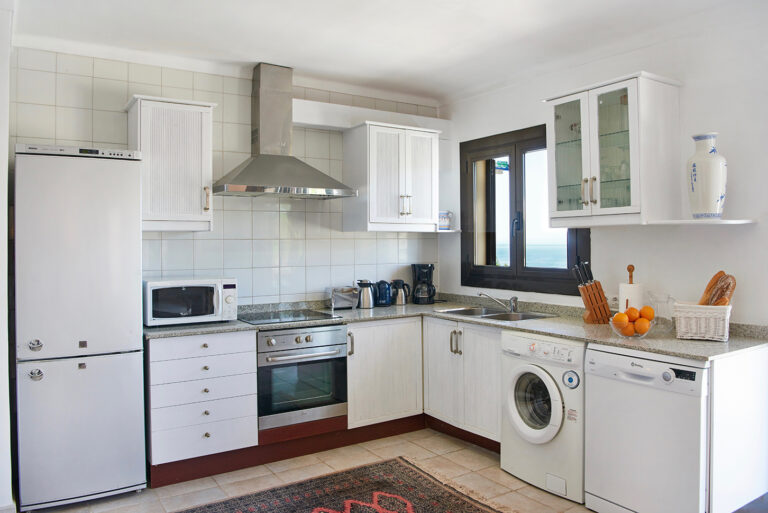 Mediterrane Villa mit Meerblick und Ferienlizenz