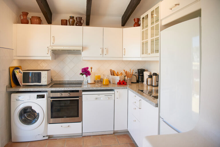 Mediterrane Villa mit Meerblick und Ferienlizenz