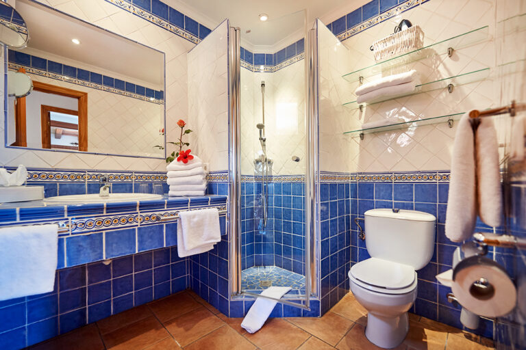 Mediterrane Villa mit Meerblick und Ferienlizenz