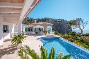 Villa mit traumhaftem Blick in 1. Meereslinie