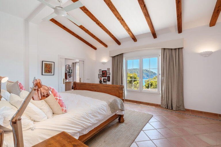 Mediterrane Familienvilla mit herrlichem Meerblick