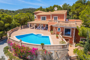 Mediterrane Familienvilla mit herrlichem Meerblick