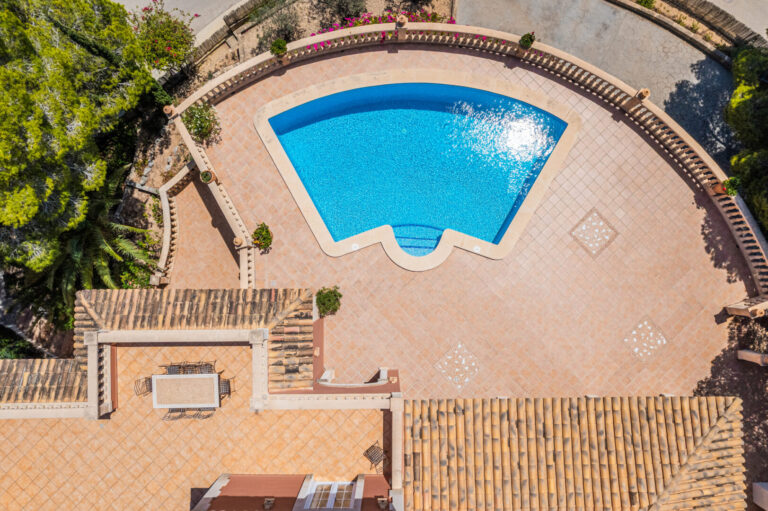 Mediterrane Familienvilla mit herrlichem Meerblick