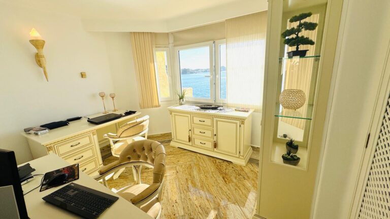 e6bc83c7-e4e5-46c4-8763-b5d2a9982e2b