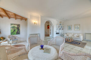 Mediterrane Villa mit traumhaftem Meer- und Hafenblick