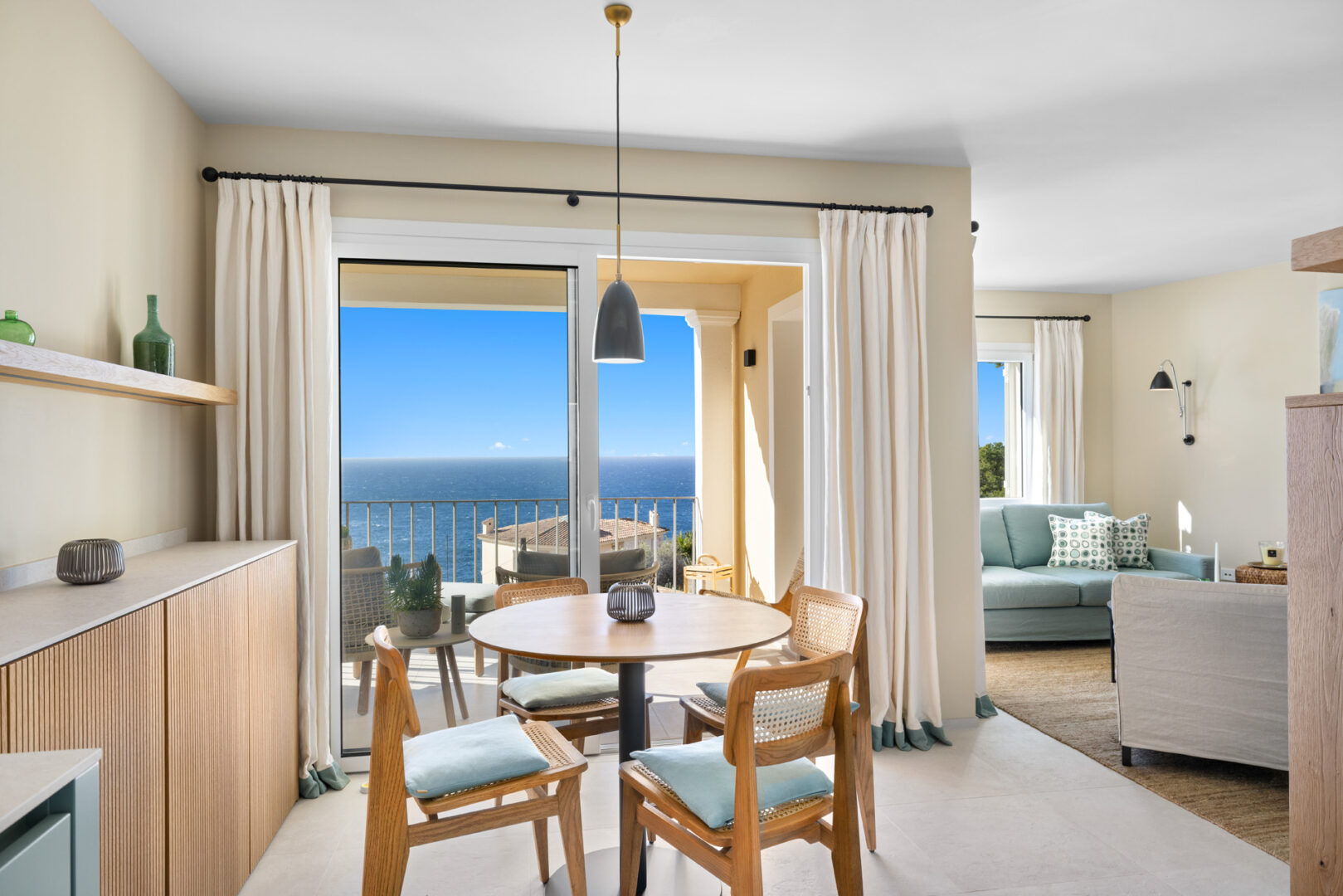 5 Comedor + salon + vistast